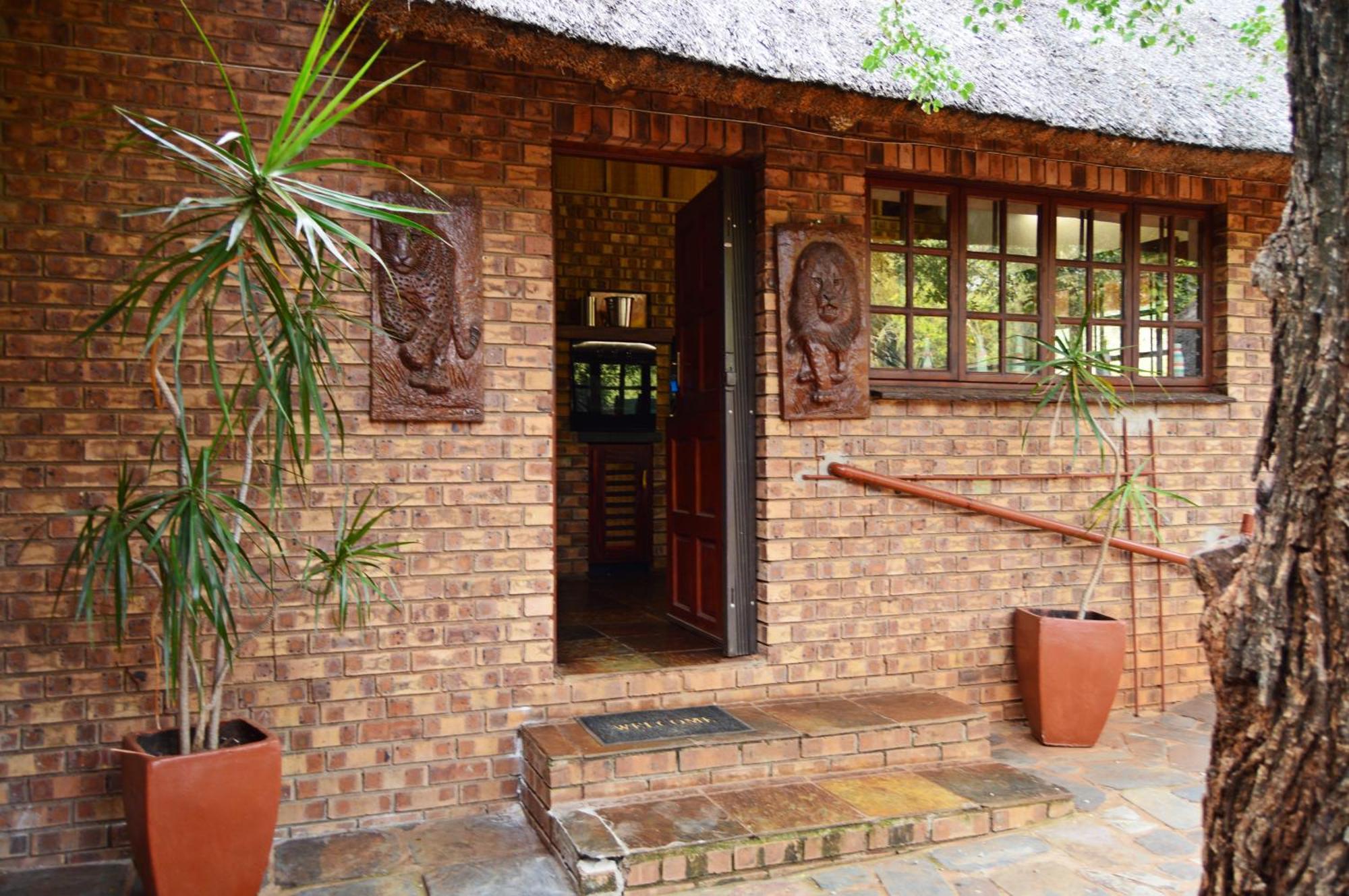 Bona Ngwenya Lodge & Safaris Marloth Park Exterior foto